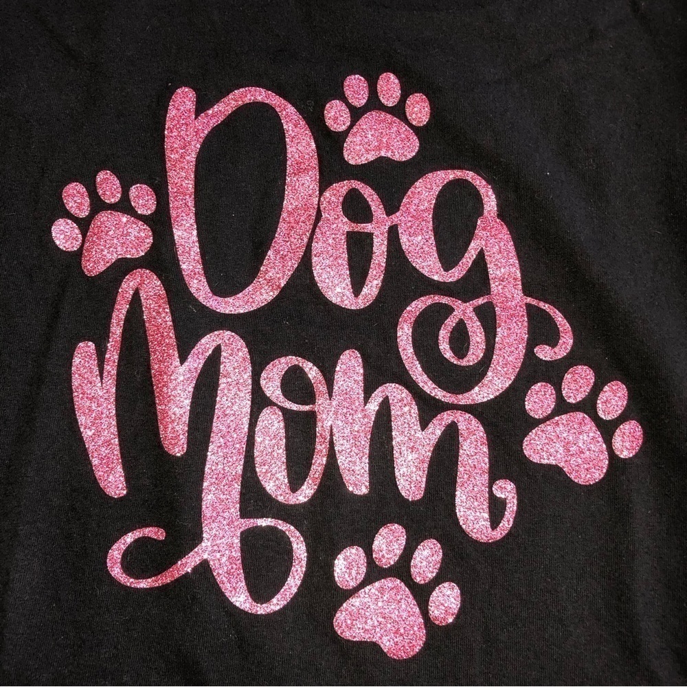 Dog Mom Pink Sparkly Metallic Graphic T-shirt Black Size M Shirt Sleeve - Picture 2 of 6